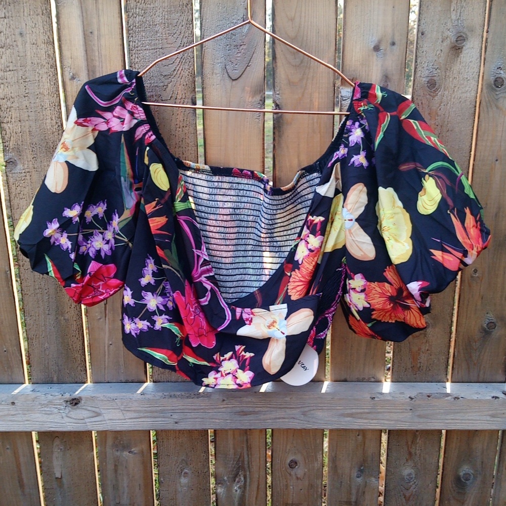 Floral Multi Color Wrap Style V Neck Puffer Short Sleeve Crop Top